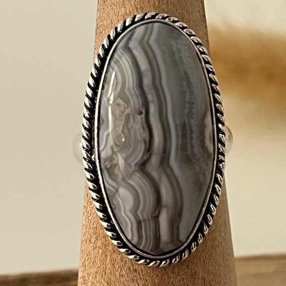 New 925 Sterling Silver Overlay Grey White Banded Agate Gemstone Ring Size 7 - Picture 9 of 9